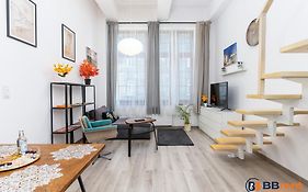 Apartament z Antresolą Stara Fabryka
